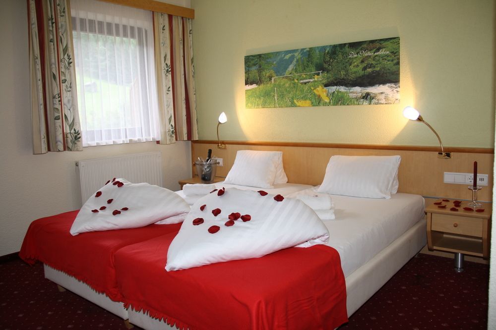 Hotel Wiesenhof Mieders Bagian luar foto