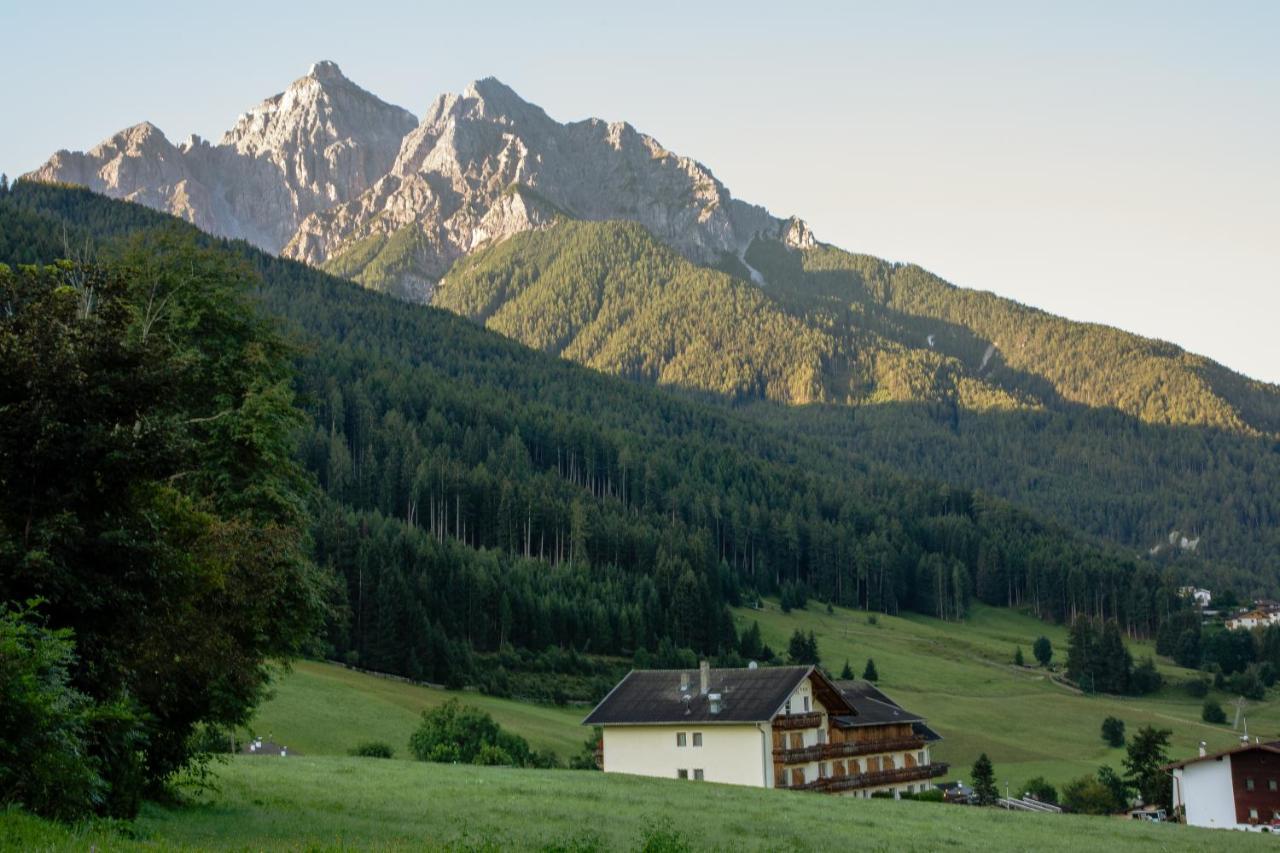 Hotel Wiesenhof Mieders Bagian luar foto
